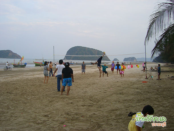 วอลเลย์บอลชายหาด ที่พักริมทะเล ประจวบ บ้านรักทะเล