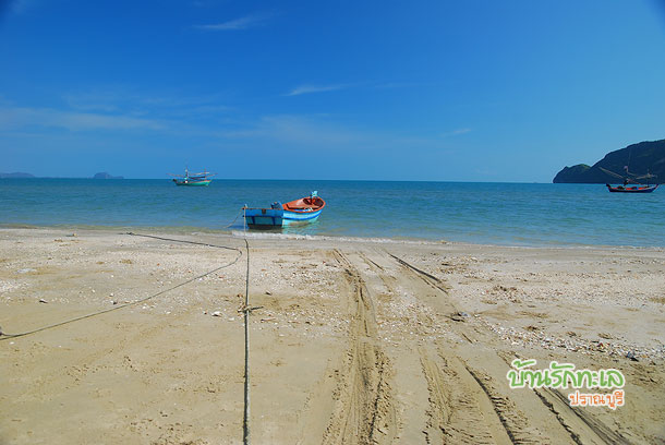 ชายหาดปราณบุรี อากาศดีมาก บ้านรักทะเล